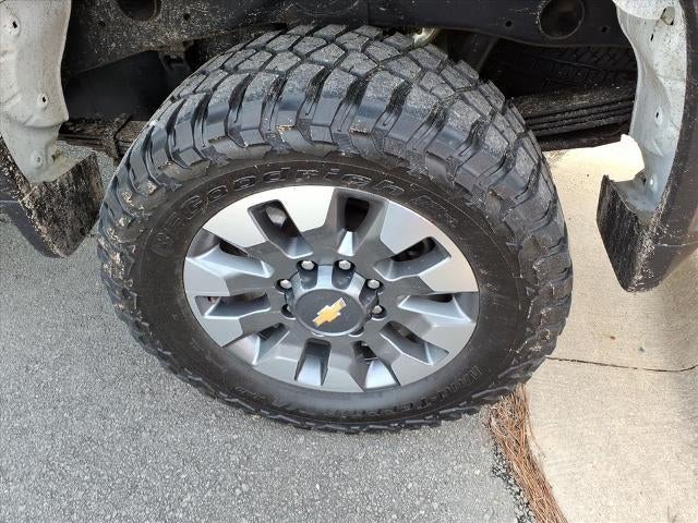 2022 Chevrolet Silverado 2500 HD Double Cab Standard Box 4-Wheel Drive Custom