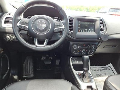 2020 Jeep Compass Latitude w/Sun/Safety Pkg FWD