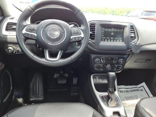 2020 Jeep Compass Latitude w/Sun/Safety Pkg FWD