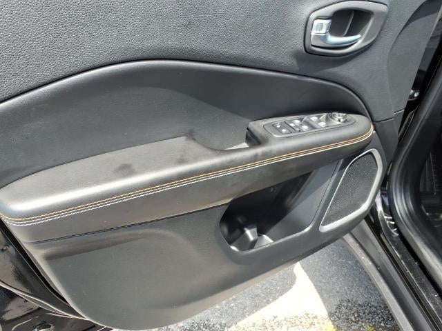 2020 Jeep Compass Latitude w/Sun/Safety Pkg FWD