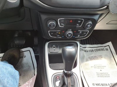 2020 Jeep Compass Latitude w/Sun/Safety Pkg FWD