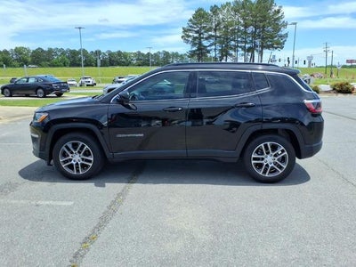 2020 Jeep Compass Latitude w/Sun/Safety Pkg FWD