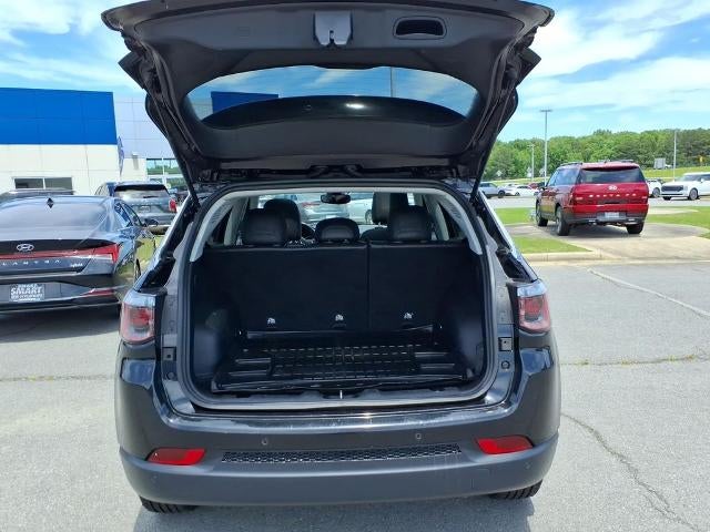 2020 Jeep Compass Latitude w/Sun/Safety Pkg FWD