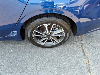 2023 Kia Forte LXS IVT