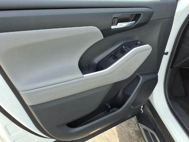 2021 Toyota Highlander XLE FWD (Natl)