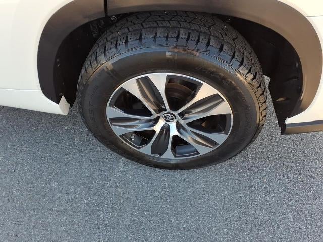 2021 Toyota Highlander XLE FWD (Natl)