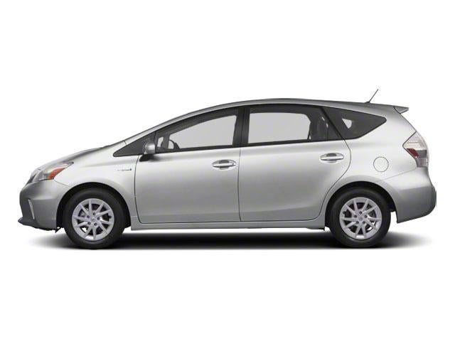 2013 Toyota Prius v 5dr Wgn Two (Natl)