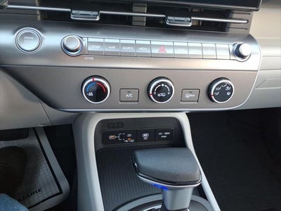 2026 Hyundai KONA SE FWD