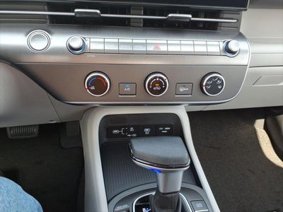 2026 Hyundai KONA SE FWD
