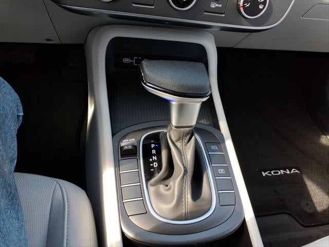 2026 Hyundai KONA SE FWD