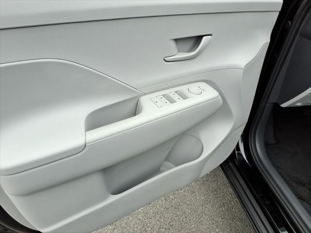 2026 Hyundai KONA SE FWD