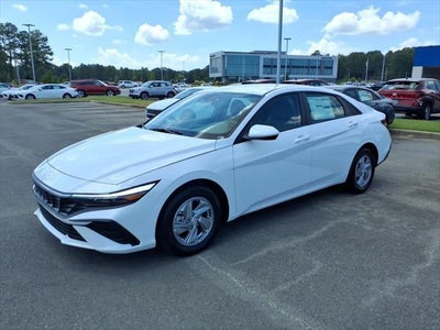2026 Hyundai ELANTRA SE