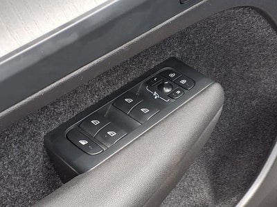 2023 Volvo XC40 B4 FWD Ultimate Bright Theme