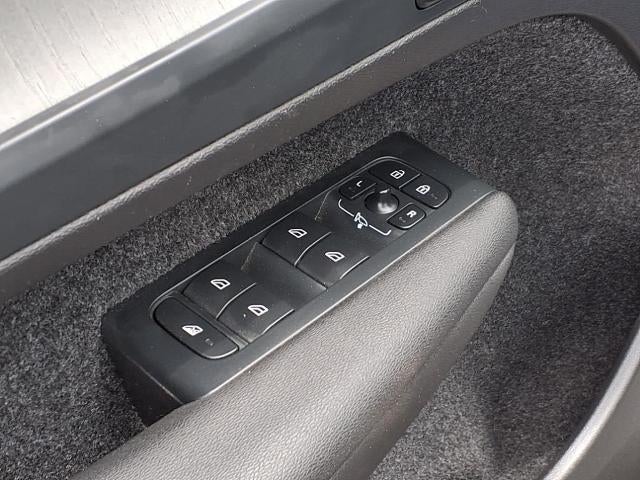 2023 Volvo XC40 B4 FWD Ultimate Bright Theme