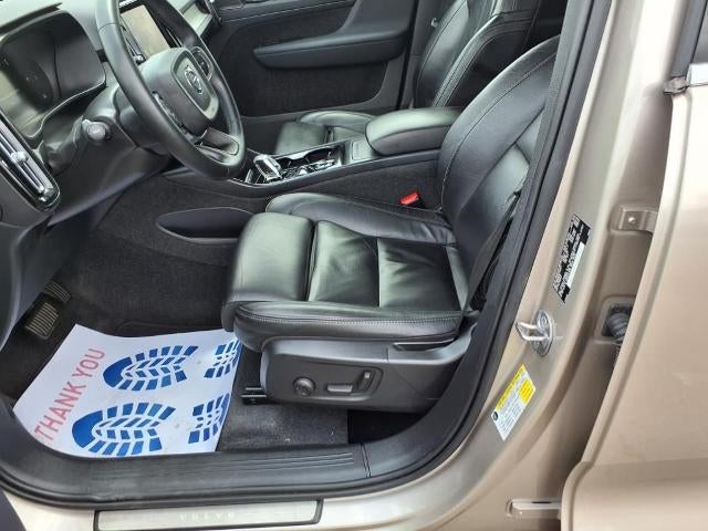 2023 Volvo XC40 B4 FWD Ultimate Bright Theme