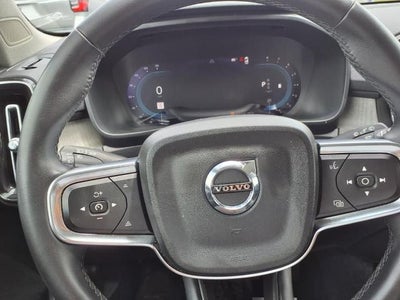 2023 Volvo XC40 B4 FWD Ultimate Bright Theme