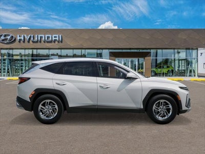2026 Hyundai TUCSON SE